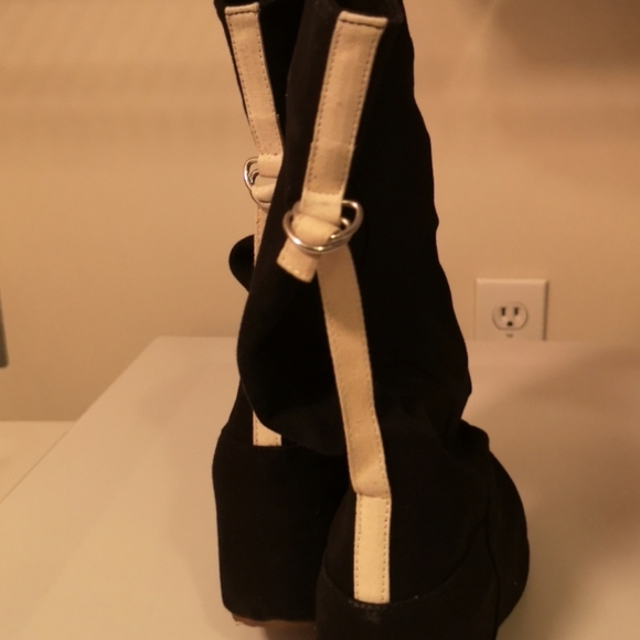 80%20 black canvas wedge boots - Picture 2 of 3